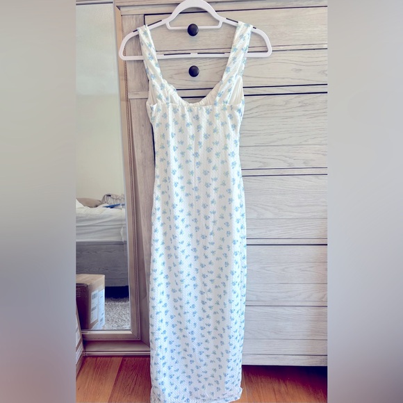 Princess Polly Lupton Floral Maxi Dress in White and Blue - Picture 4 of 7